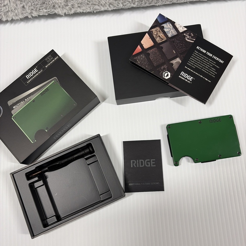 Ridge Wallet British Racing Green Aluminum RFID Cash Strap Minimalist Box